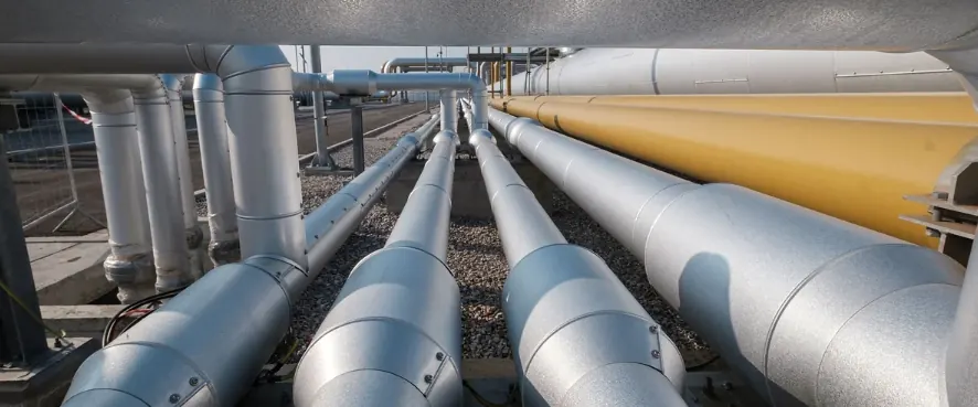 Above-ground pipeline station with pipework and valves